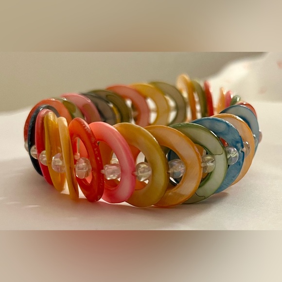 Shell rainbow of colors circular elastic EUC bracelet jewelry - Picture 16 of 17